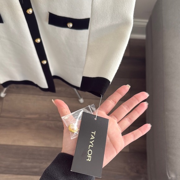 Taylor Black and White Sweater Dress size xs NWT - Picture 4 of 6